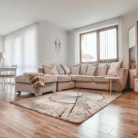 Four Seasons Two -oasis Apartment
