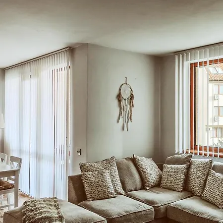 Four Seasons Two -oasis Apartment Bliznatsi