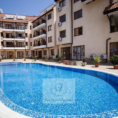 Apartment Four Seasons Two -oasis