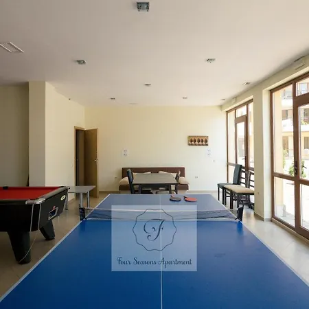 Four Seasons Two -oasis Apartment *