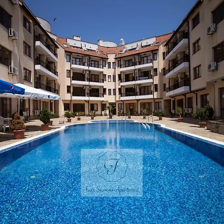 Four Seasons Two -oasis Apartment *